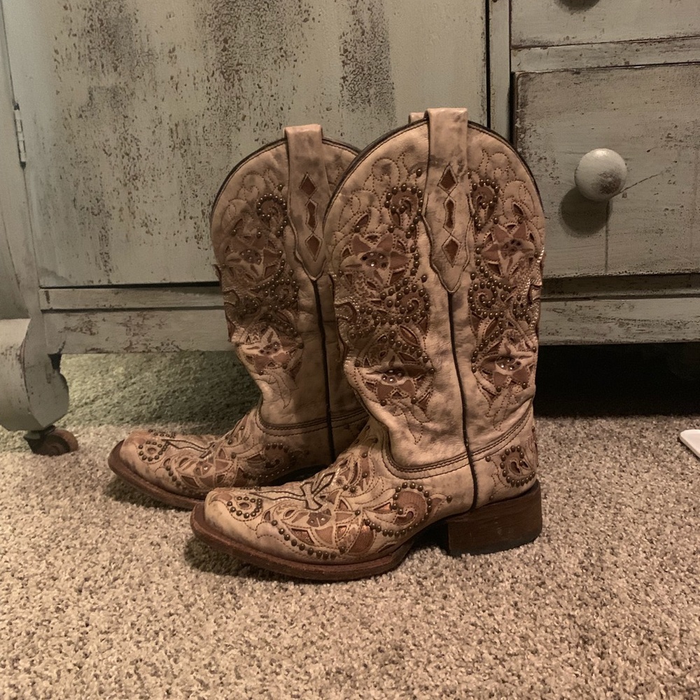 Cowboy boots NEED TO SELL!!!